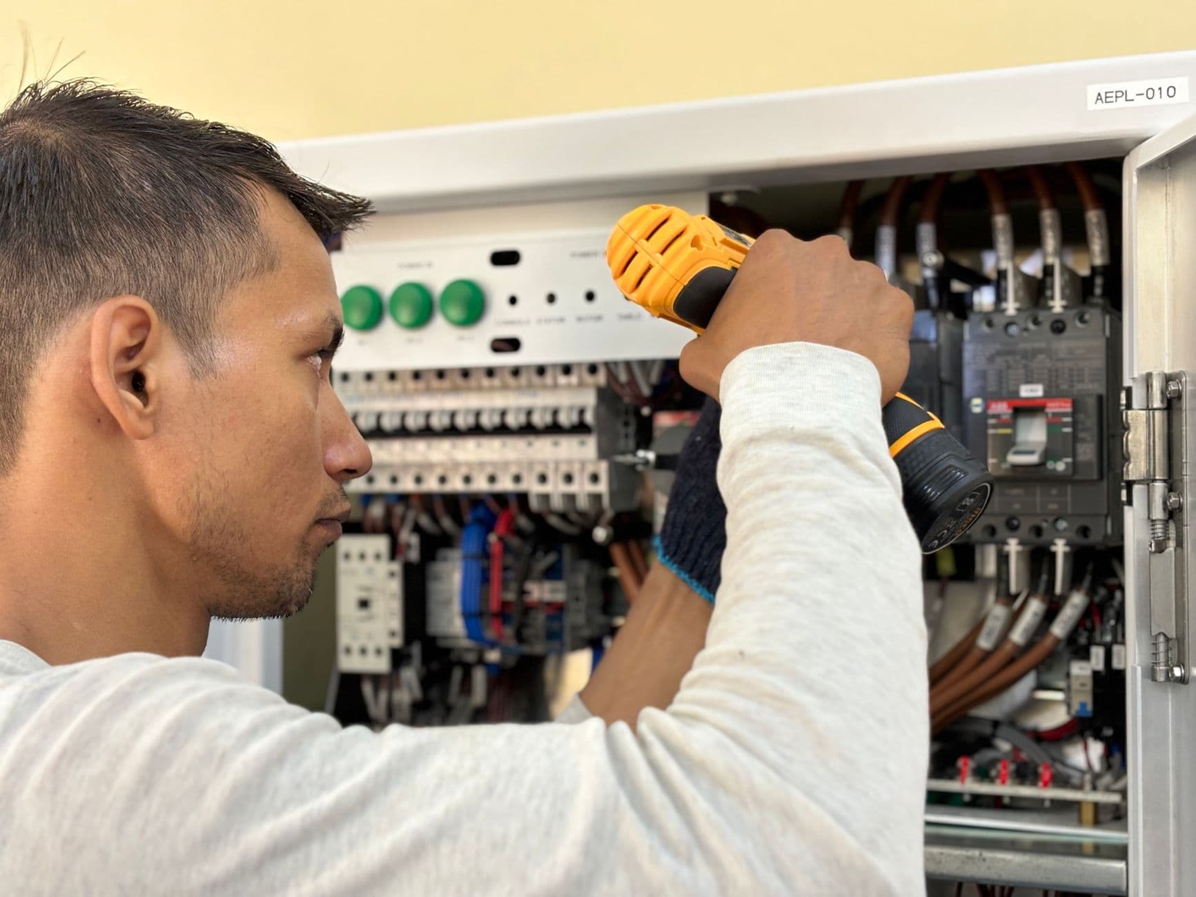 Trabajo profesional de VOLTA Servicios Eléctricos
