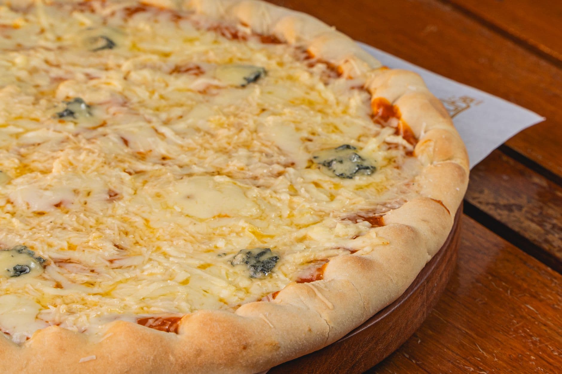 Pizza Cuatro Quesos BRASA Rotisería