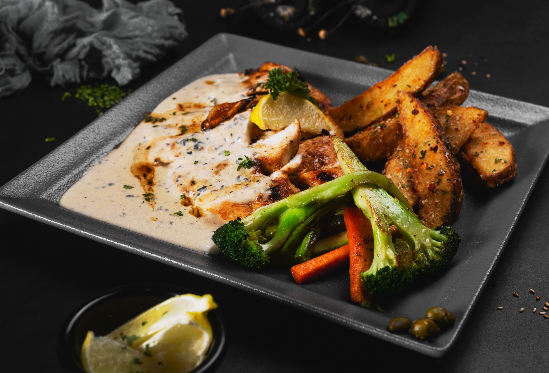 Pollo al Horno con Papas BRASA Rotisería